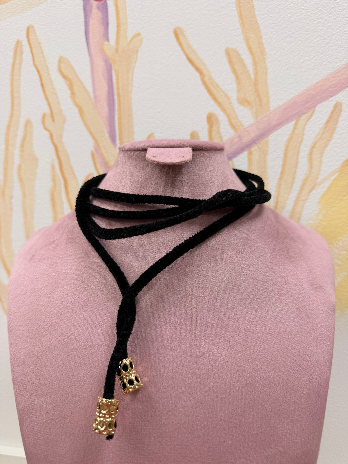COLLAR CORDÓN NEGRO