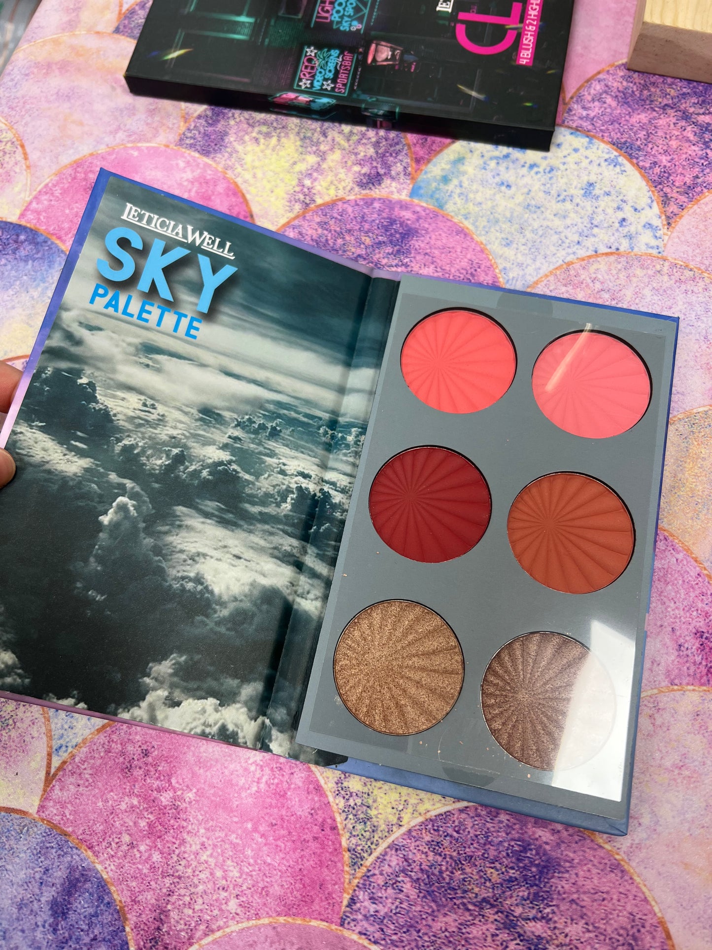 Paleta de Maquillaje SKY 4 coloretes y 2 iluminadores