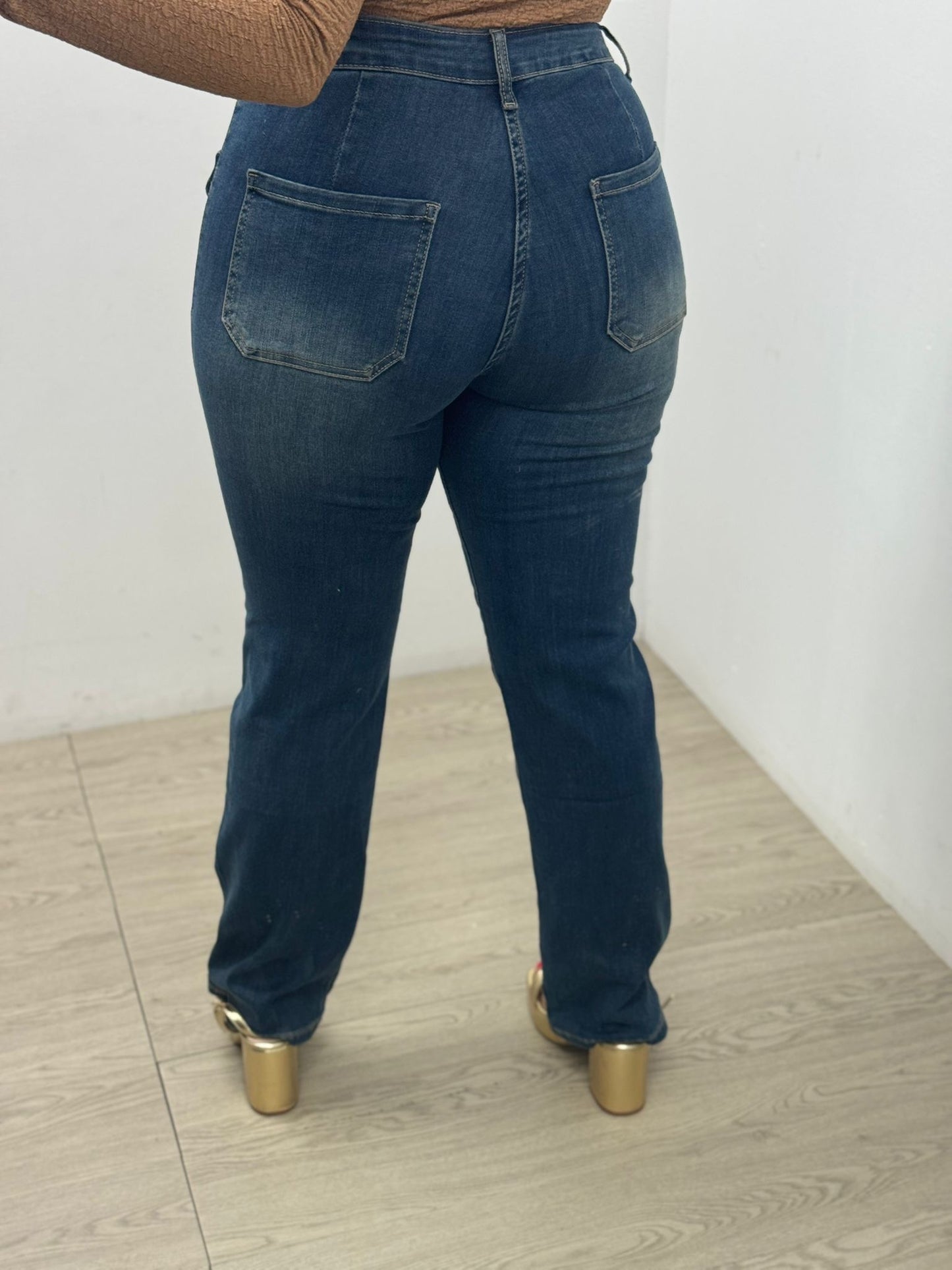 Pantalón vaquero botones