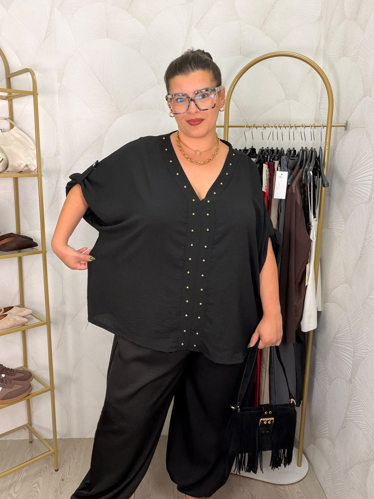 CAMISA TACHUELA NEGRA