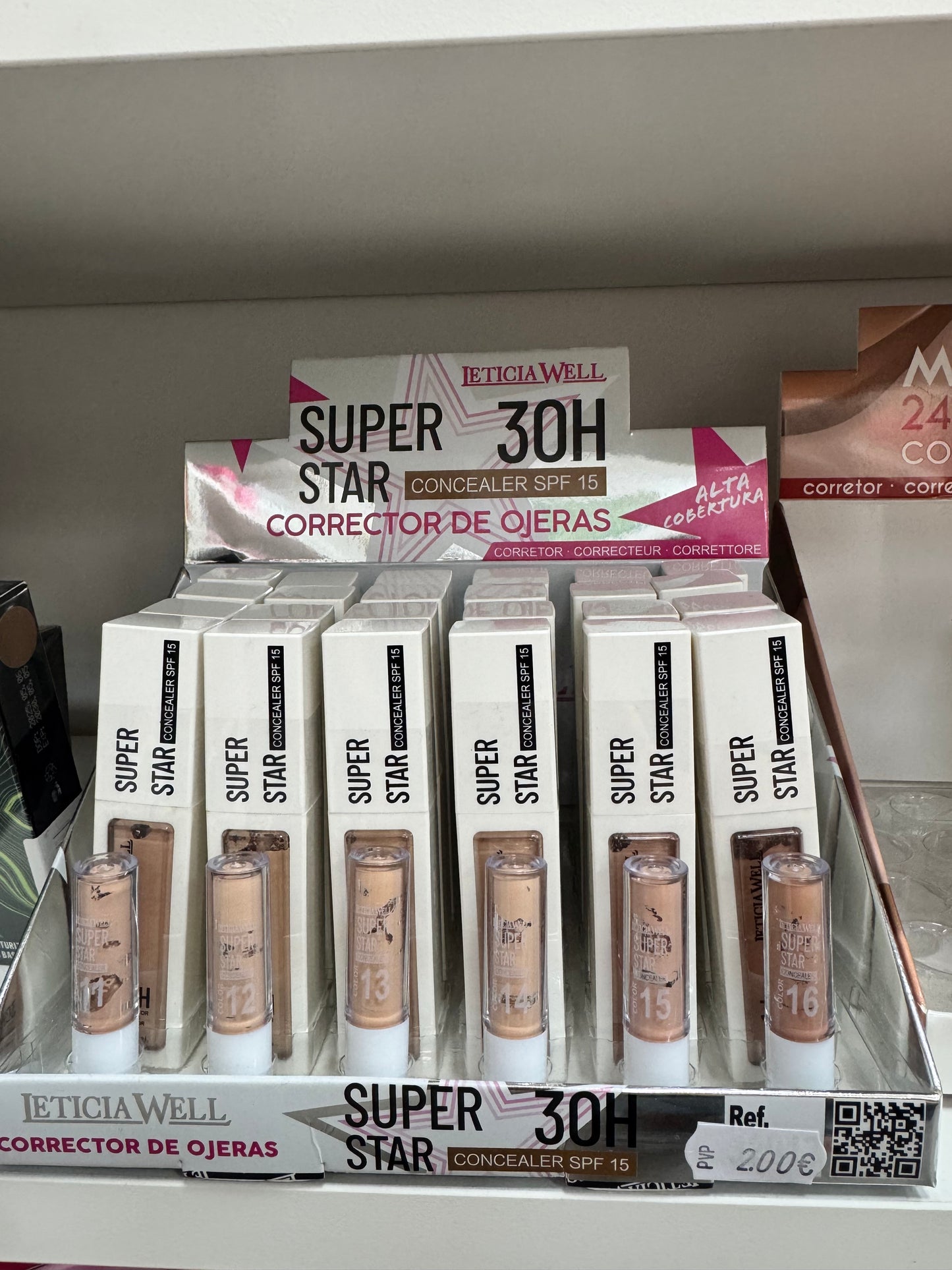 CORRECTOR OJERAS MAQUILLAJE