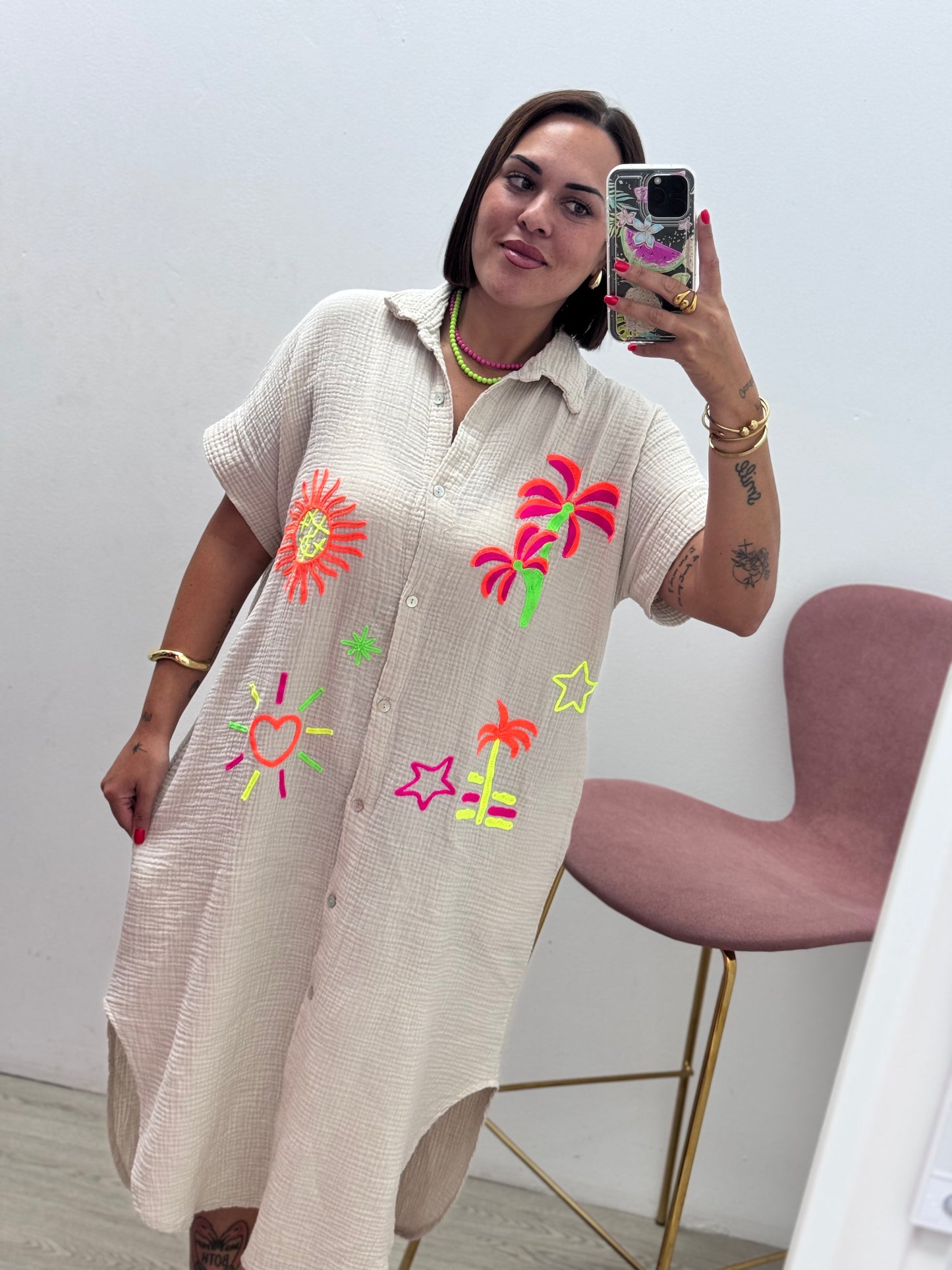 Vestido bambula beige con estampado flúor