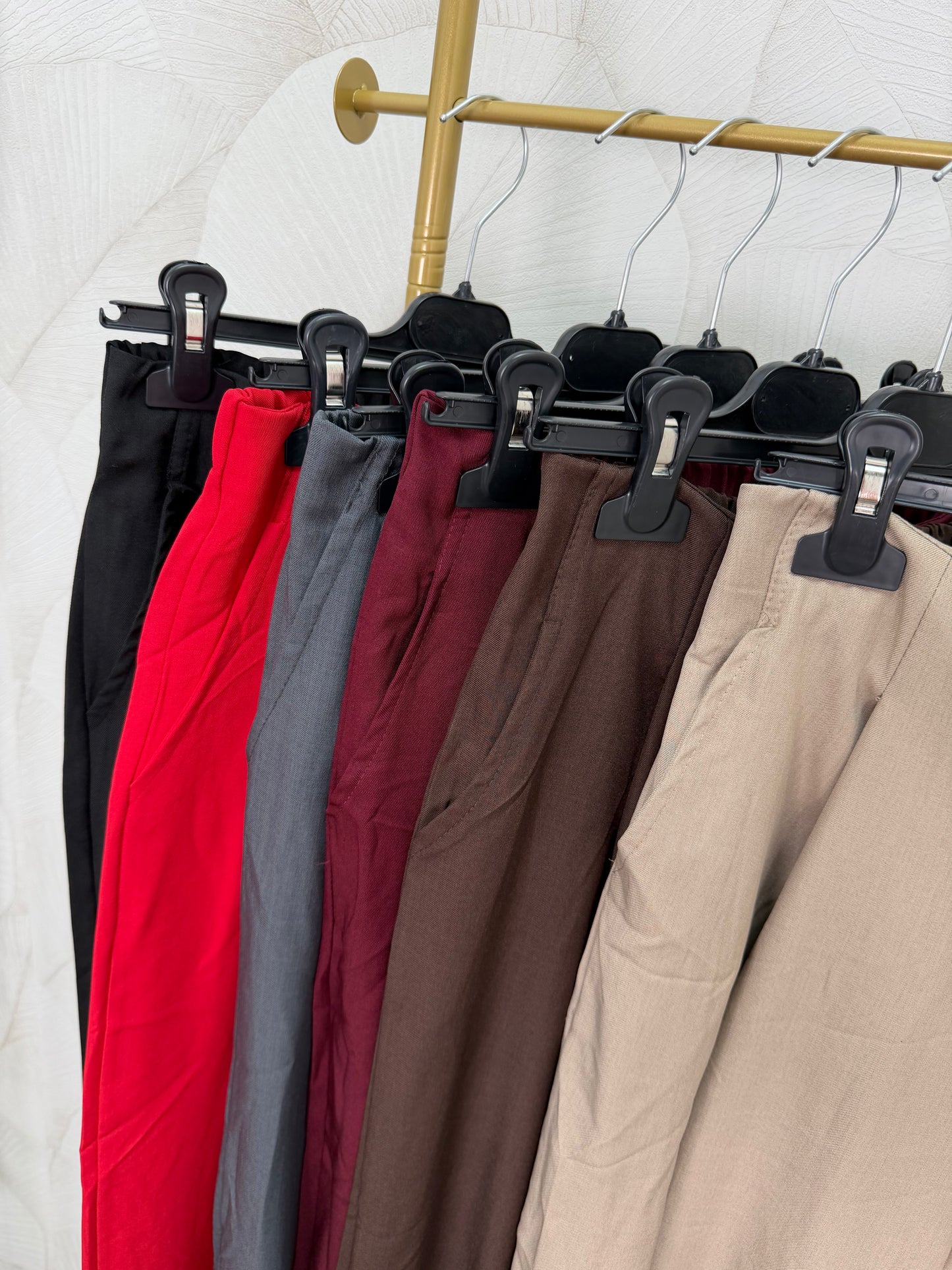 PANTALÓN BOMBACHO CON PINZAS