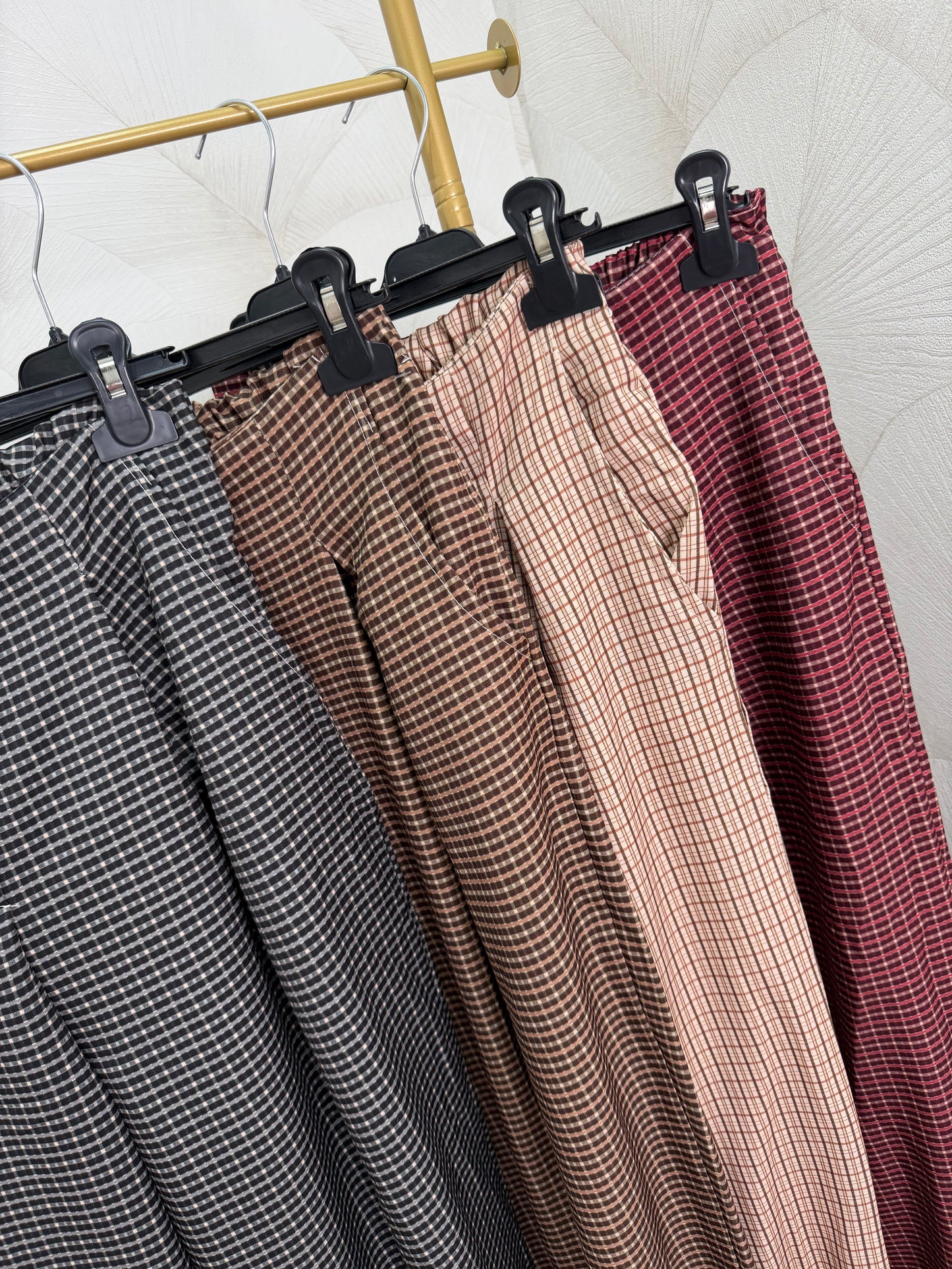 PANTALÓN CUADROS PINZAS BOMBACHO
