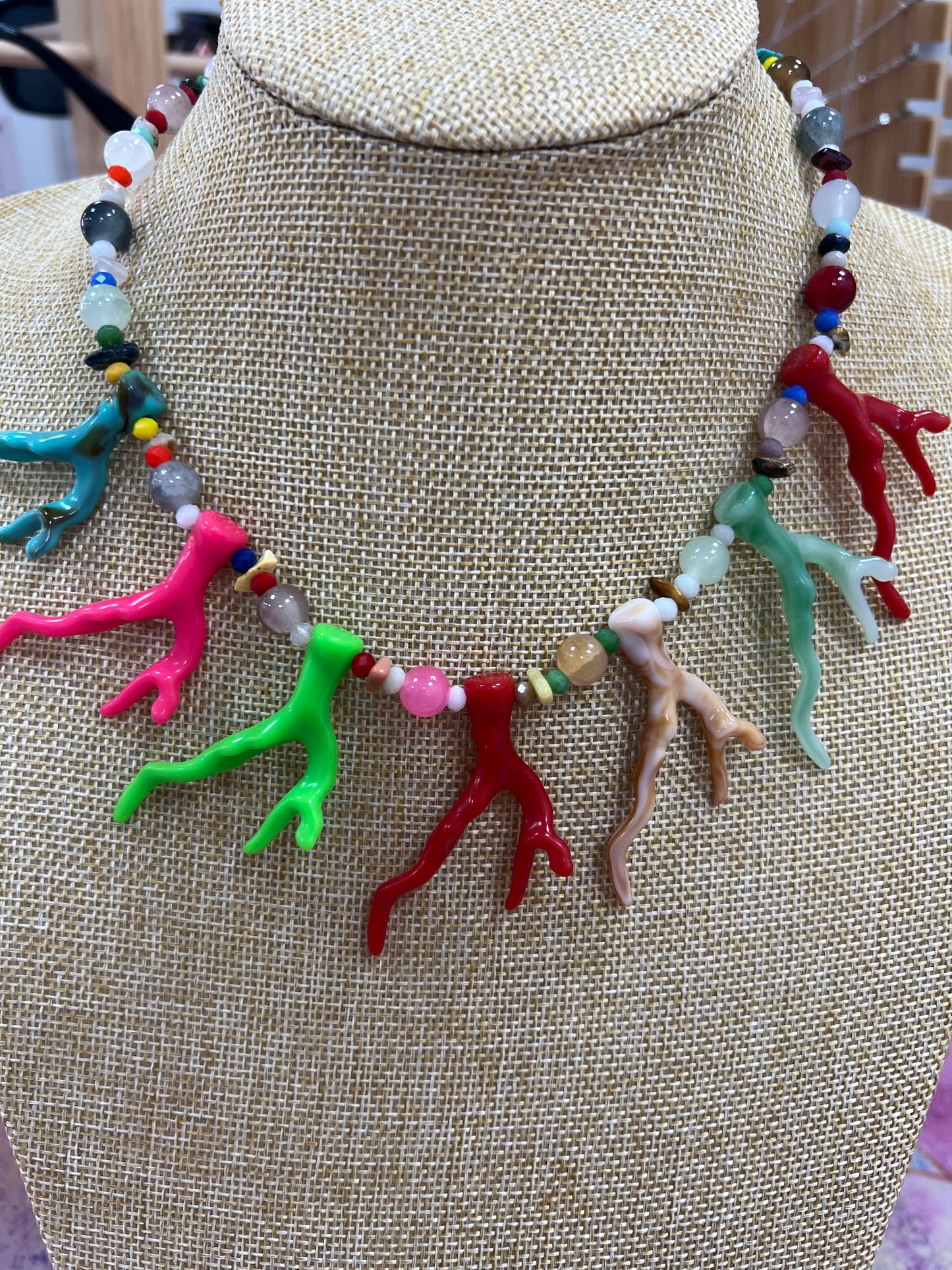Collar coral