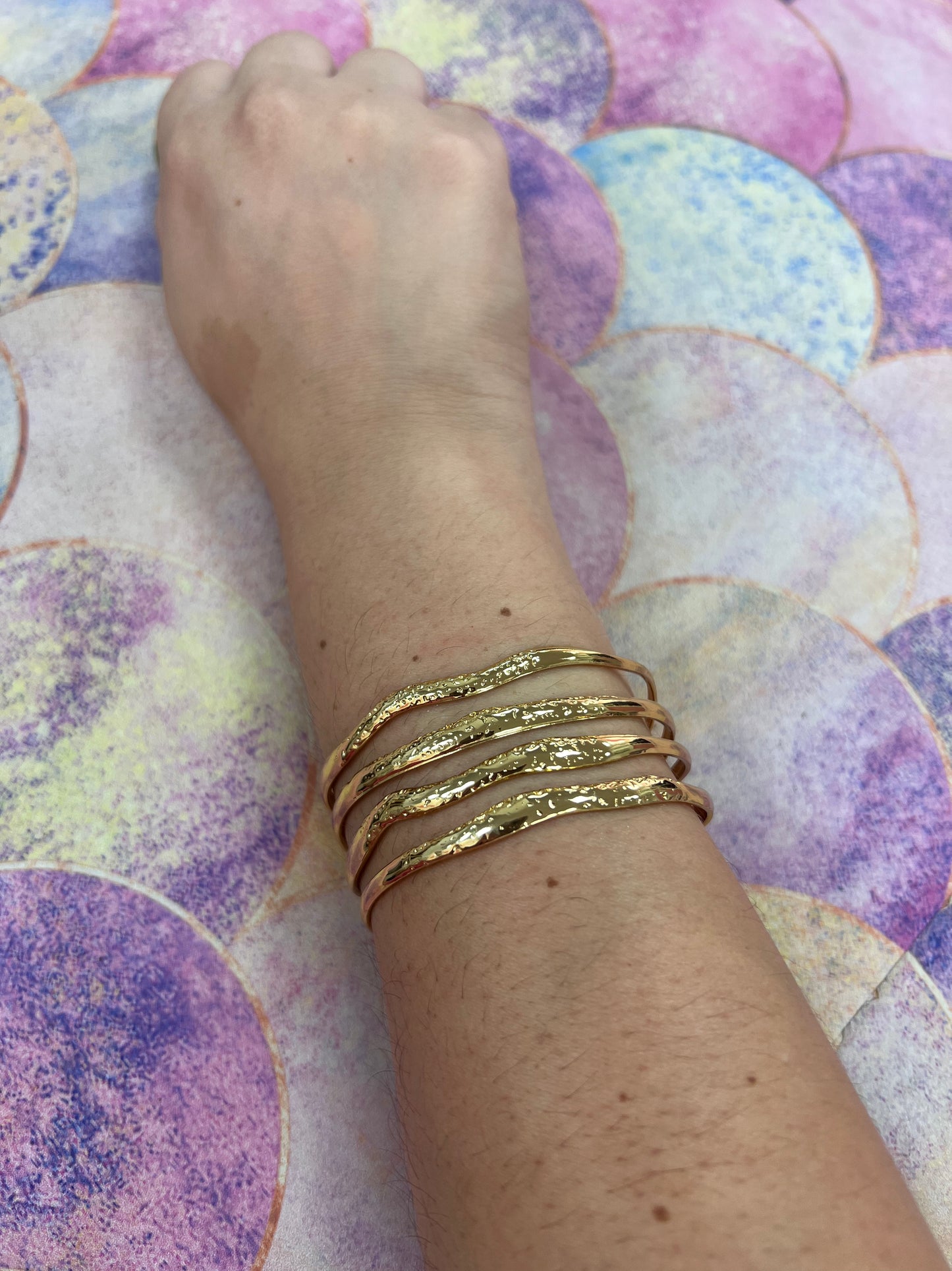 BRAZALETE LÍNEAS DORADAS