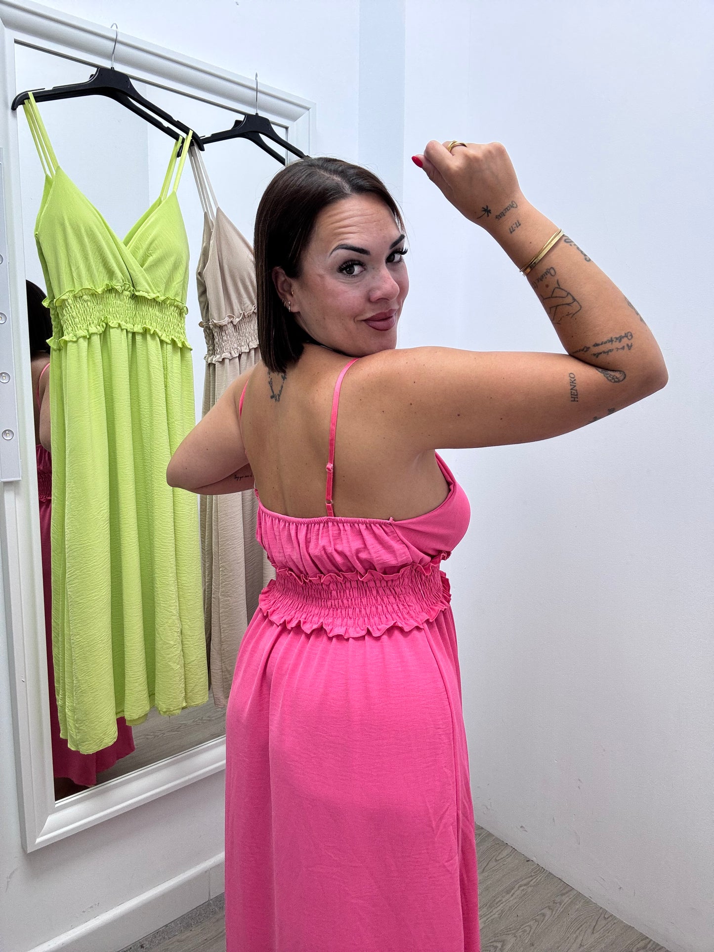 Vestido básico con raja