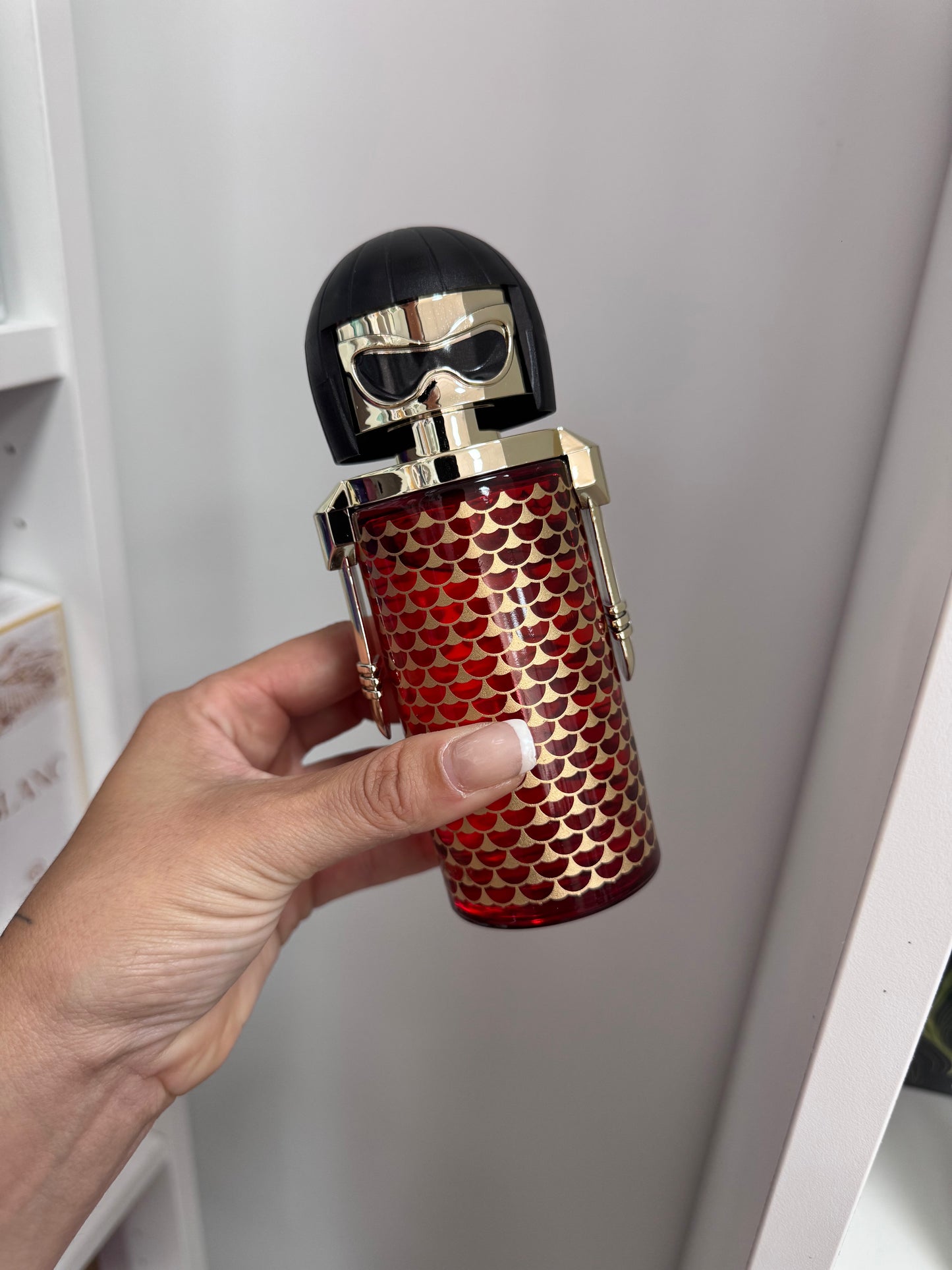 Perfume Robot (Huele a cereza)