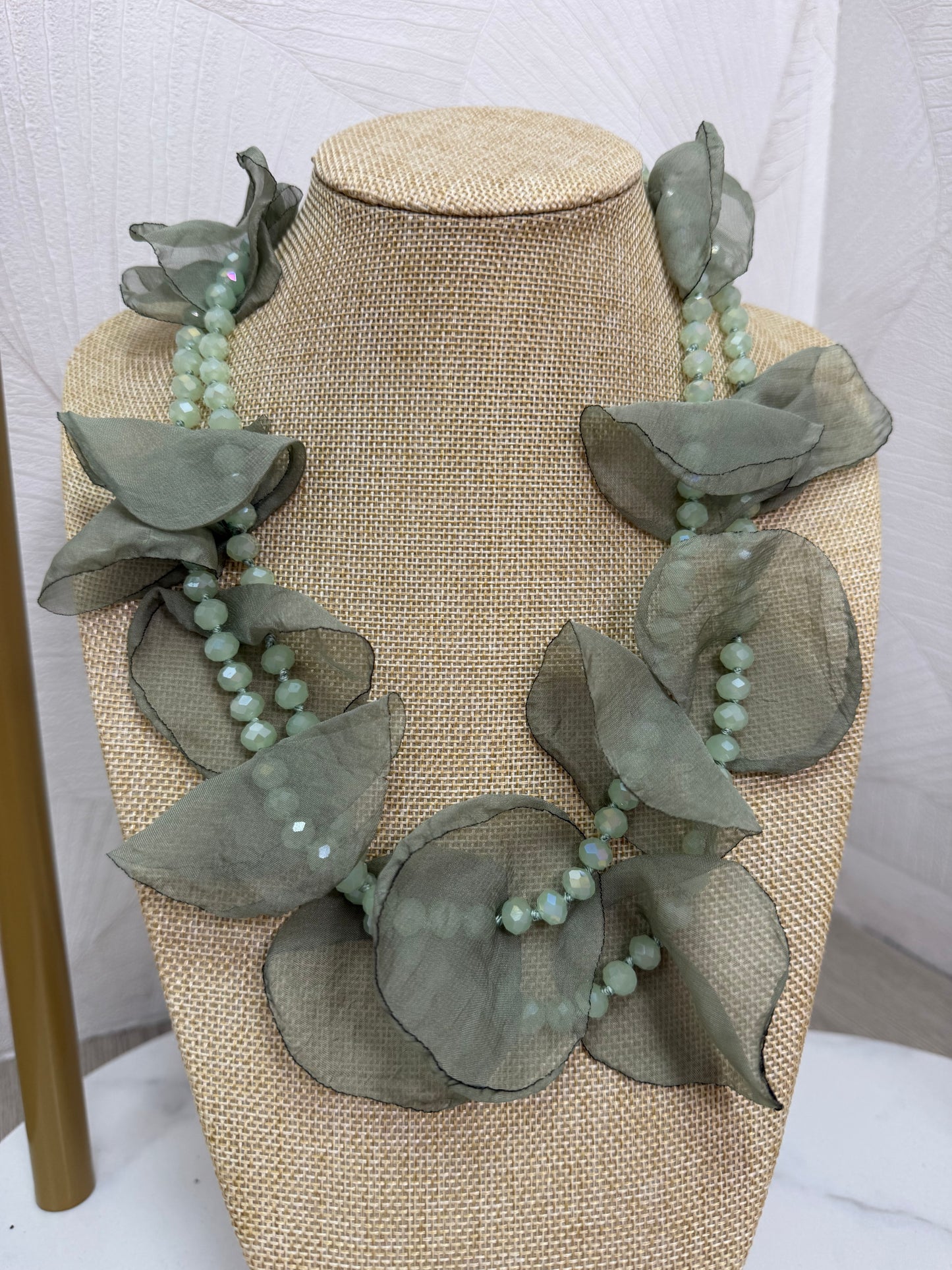 COLLAR