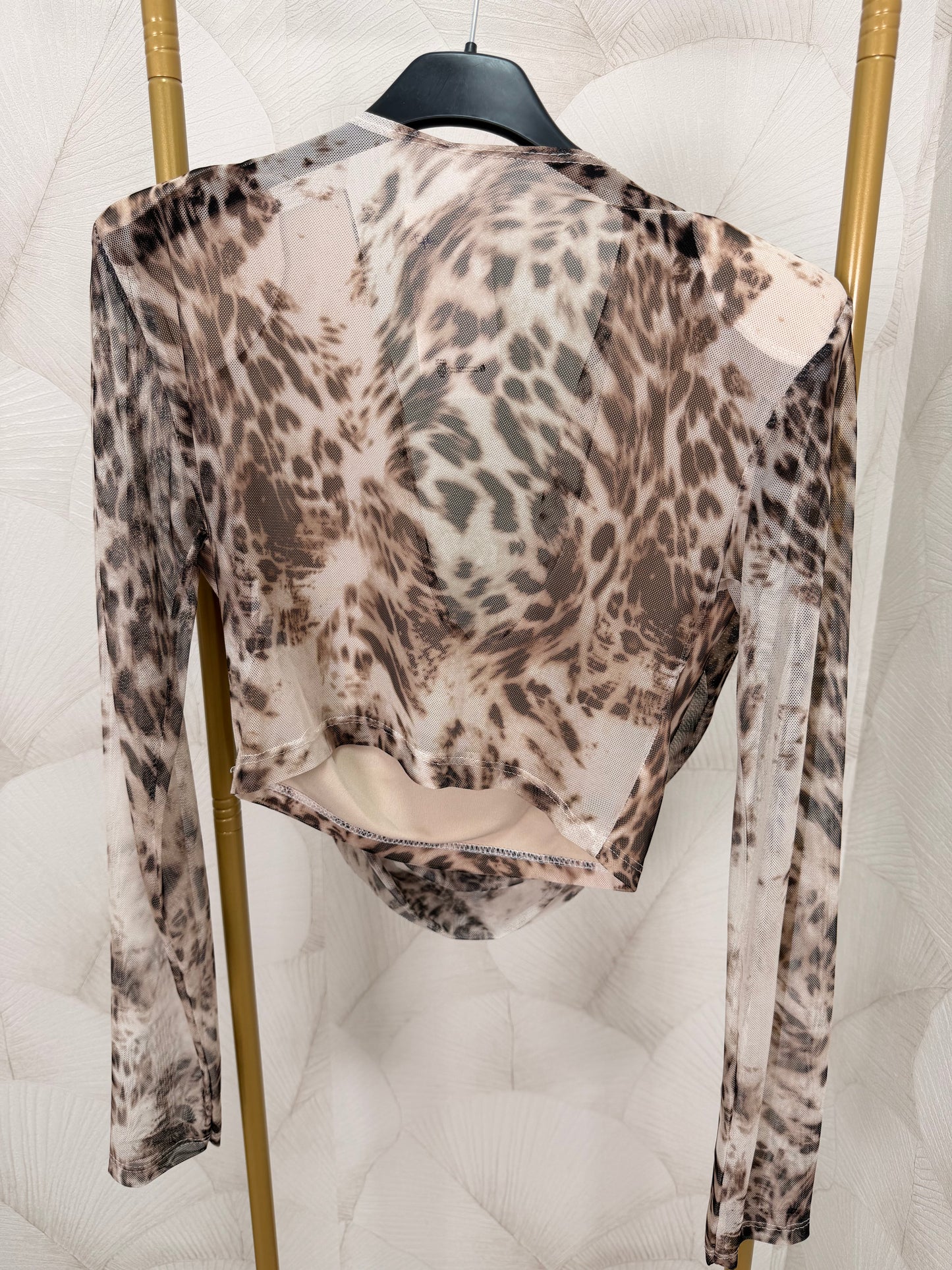 TOP ESCOTE TUL ESTAMPADO