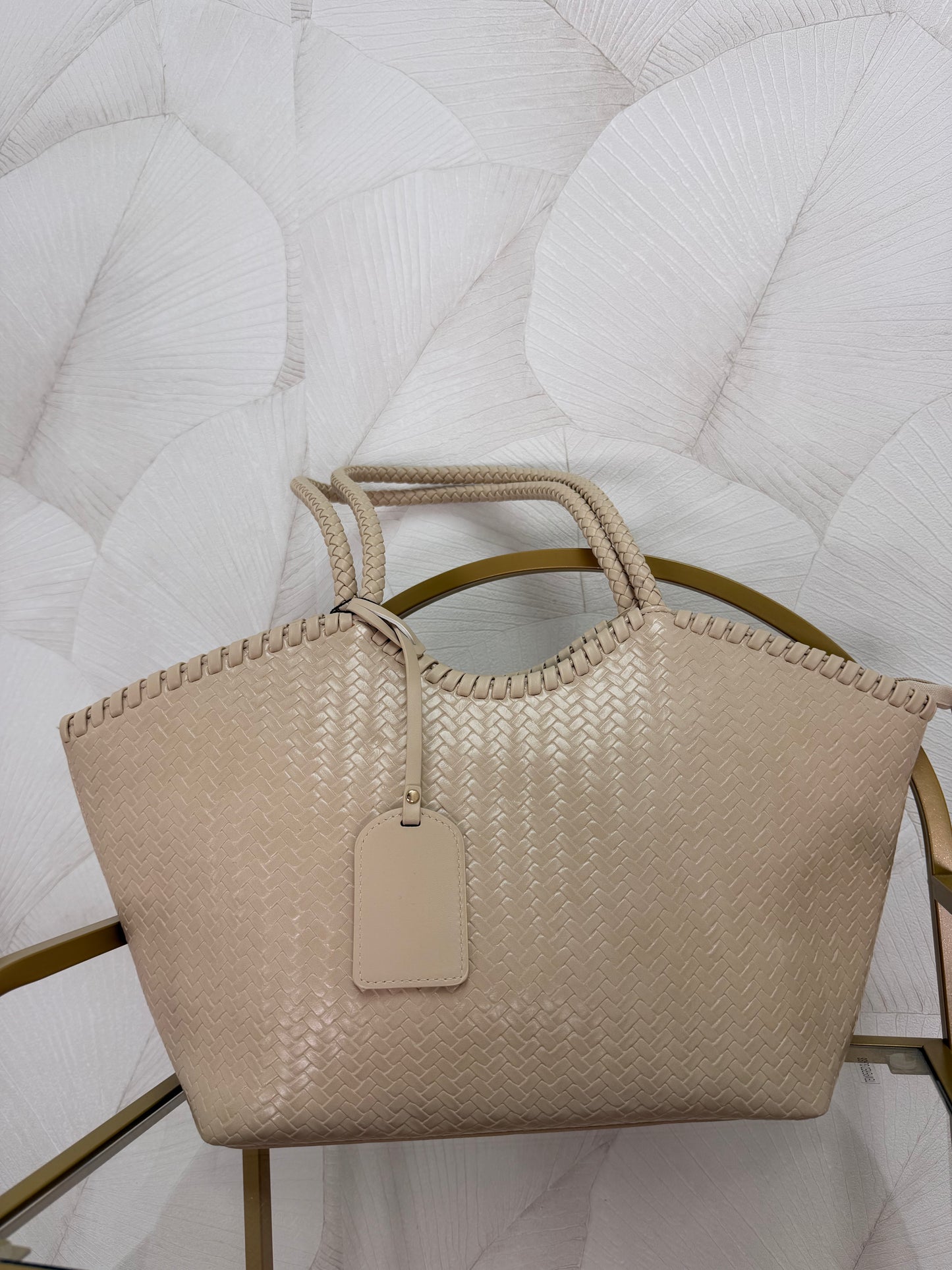 BOLSO BEIGE EFECTO TRENZADO