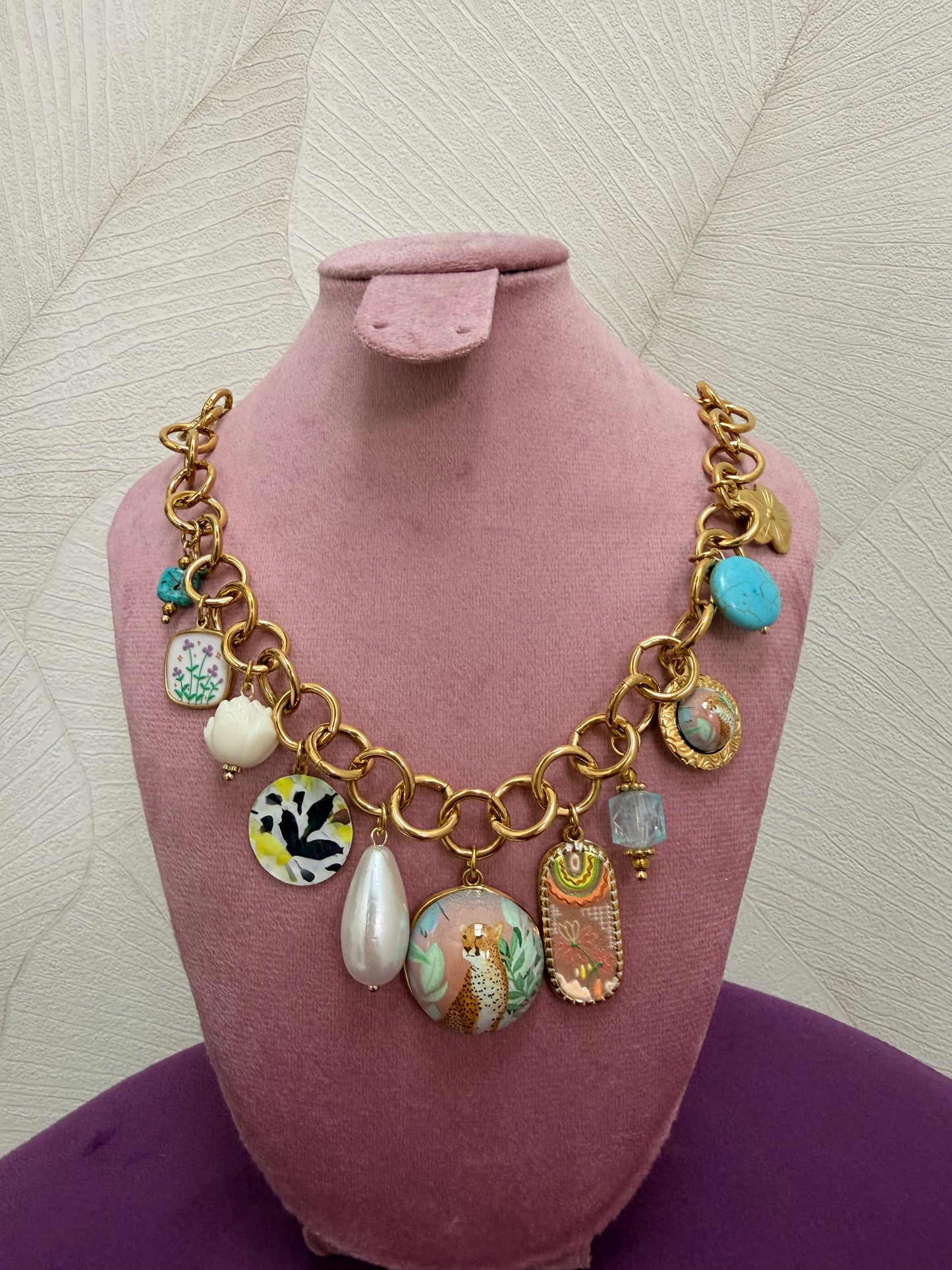 COLLAR