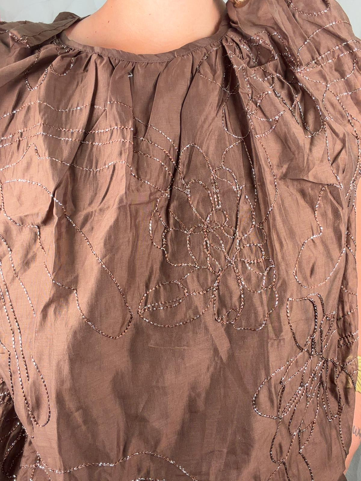 CONJUNTO MARRÓN BRILLITO
