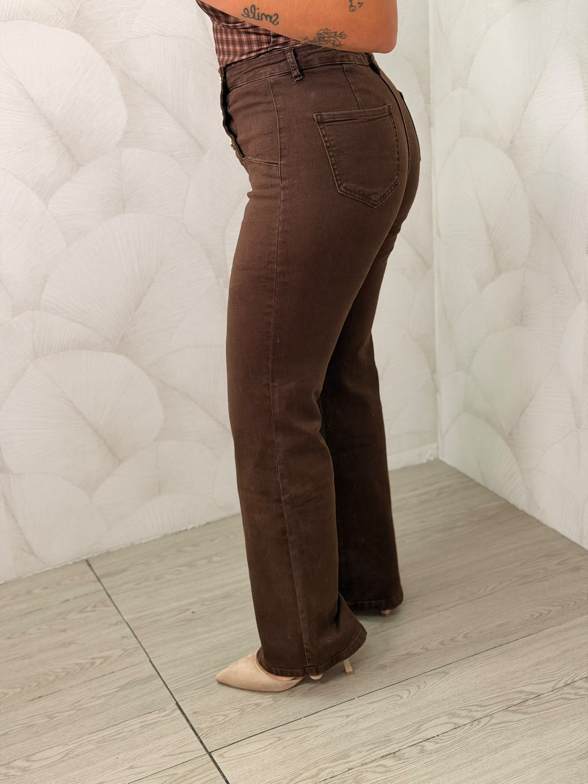 PANTALÓN VAQUERO MARRÓN