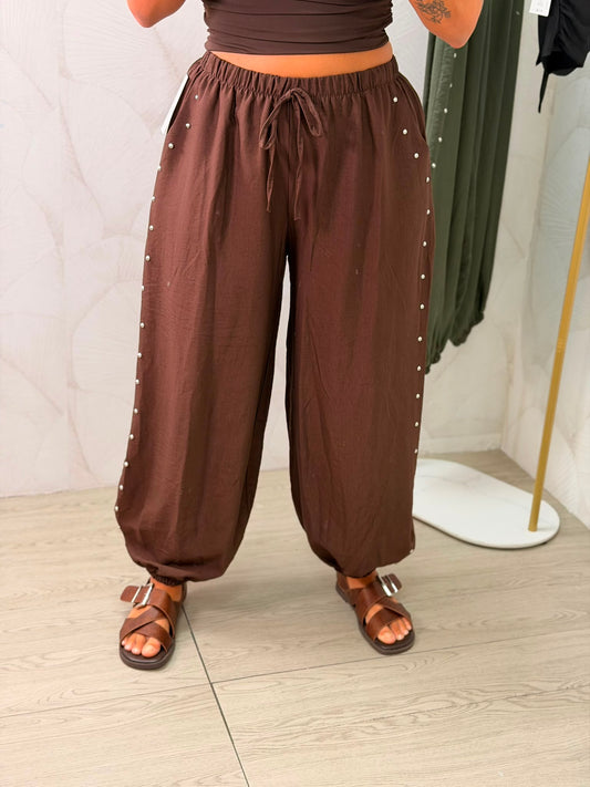 PANTALÓN BOMBACHO TACHUELAS