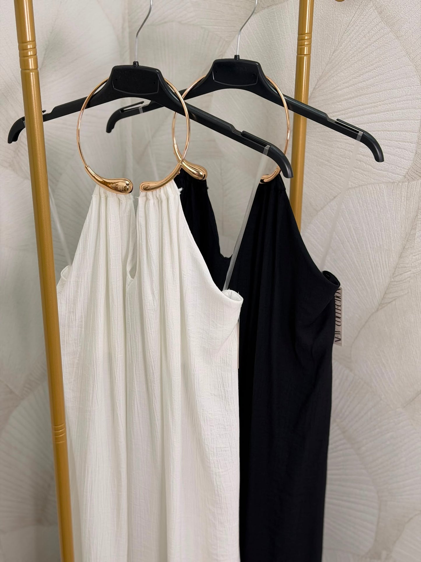 VESTIDO FLUIDO APLIQUE DORADO CUELLO