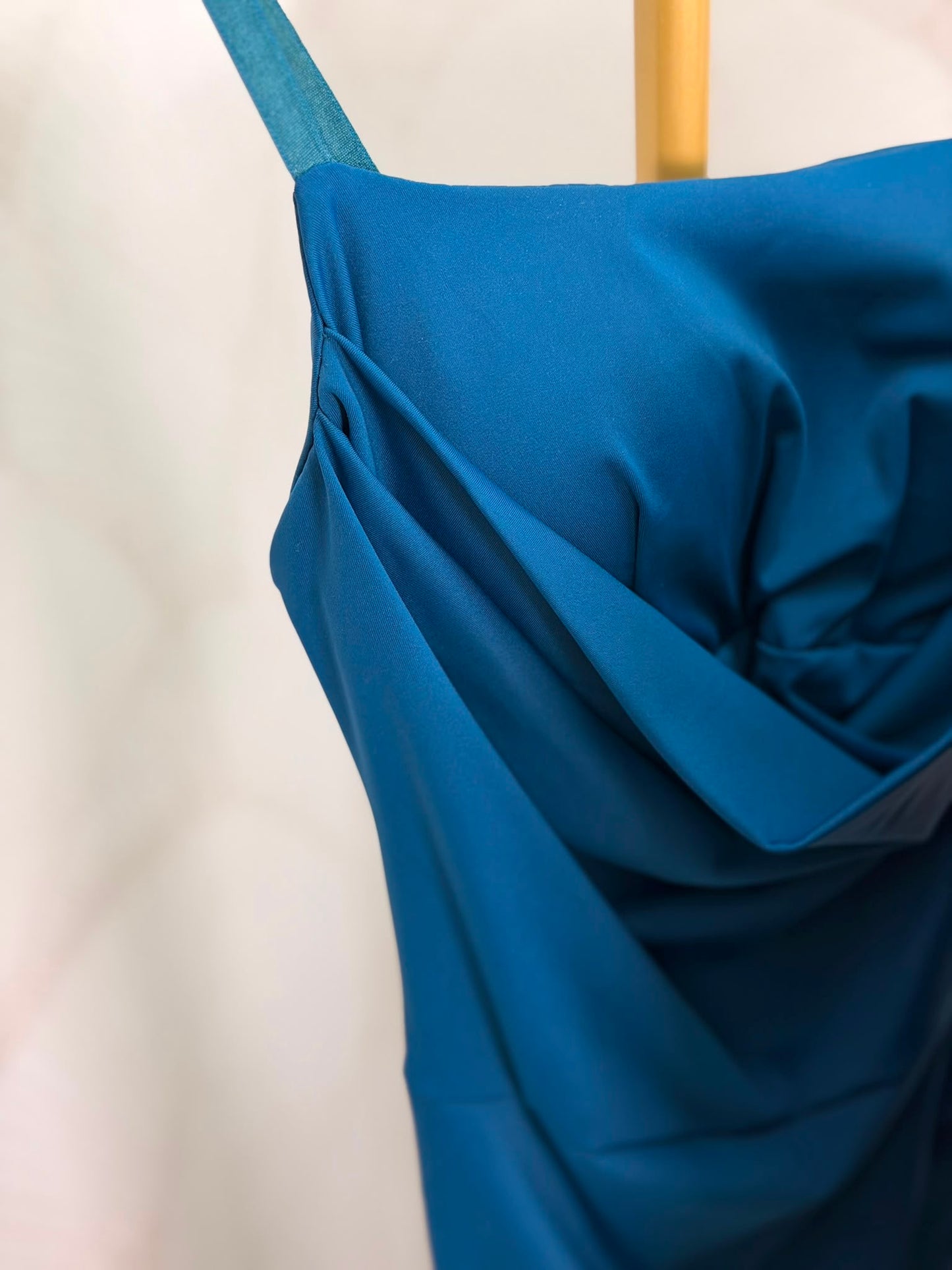 VESTIDO ESCOTE LICRA