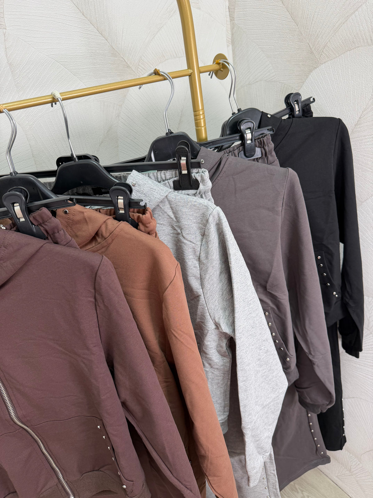 CHÁNDAL TACHUELAS SUDADERA Y PANTALÓN