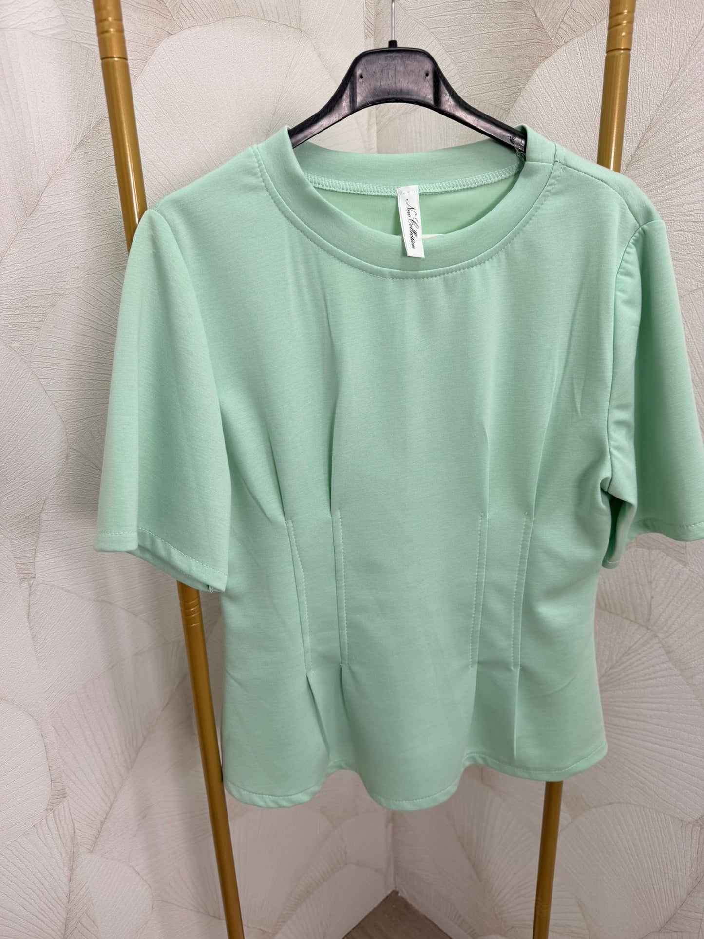 CAMISETA ENTALLADA CAPA DE AIRE