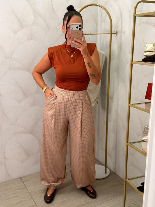 PANTALÓN CUADROS PINZAS BOMBACHO