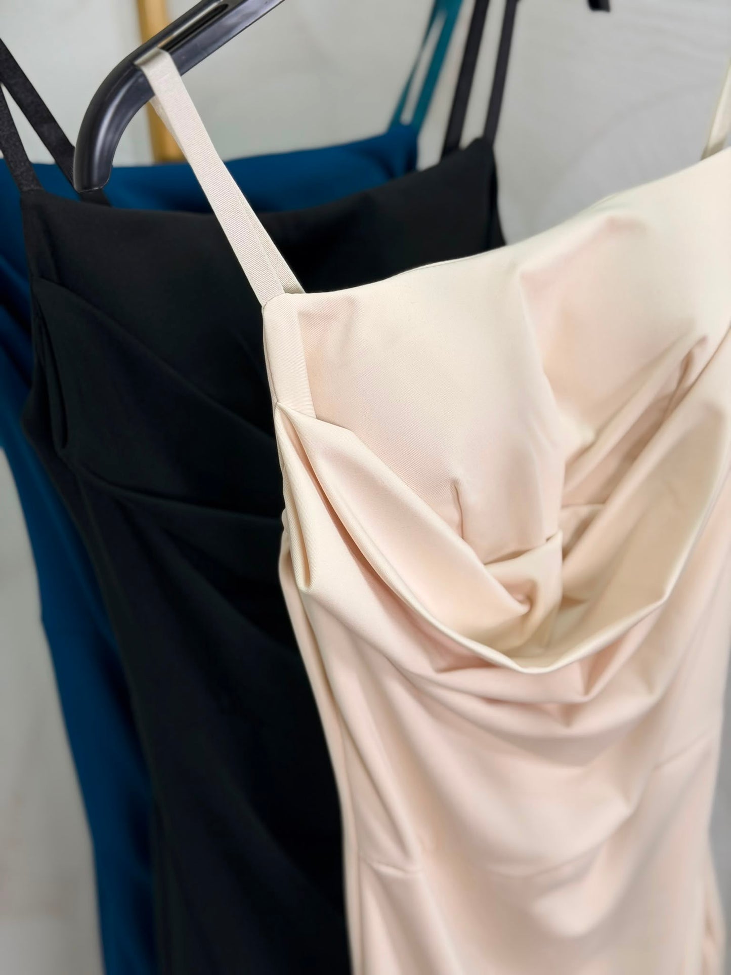 VESTIDO ESCOTE LICRA