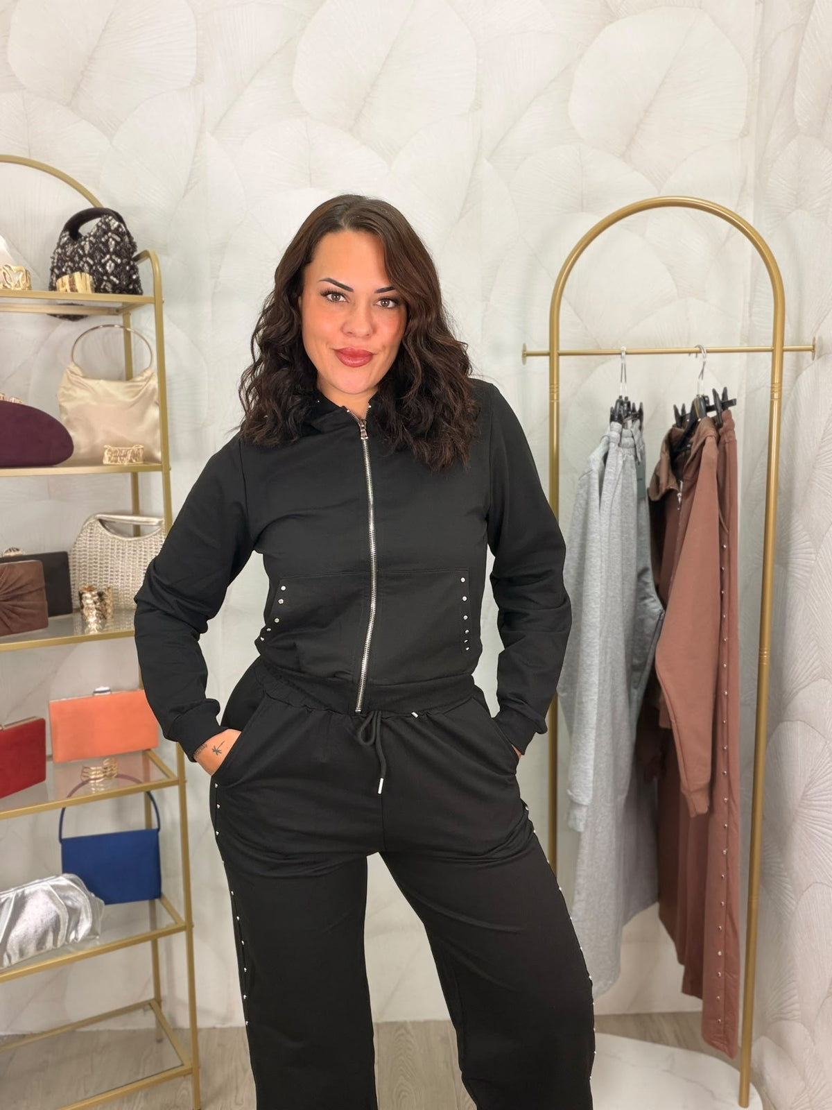 CHÁNDAL TACHUELAS SUDADERA Y PANTALÓN