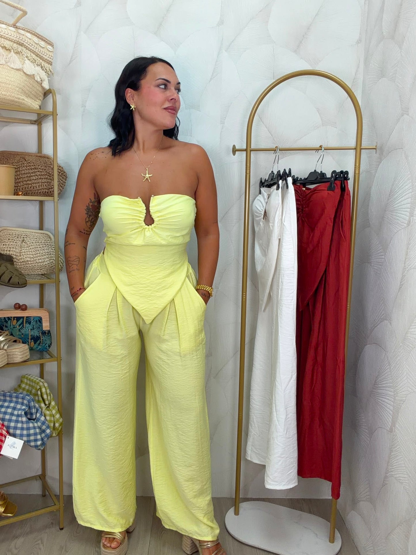 CONJUNTO TOP Y PANTALÓN