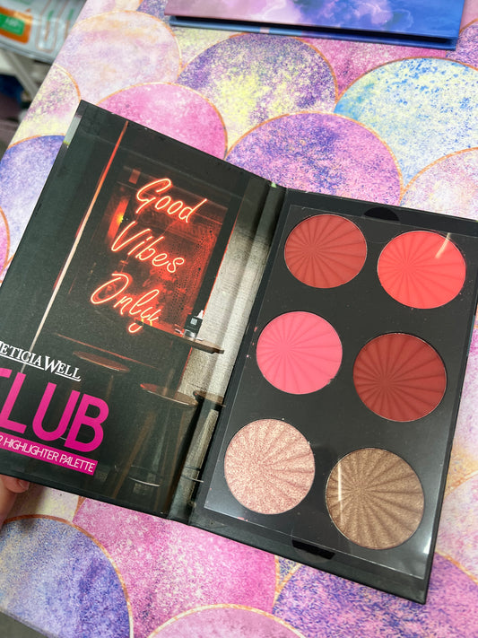 Paleta de Maquillaje CLUB 4 coloretes y 2 iluminadores