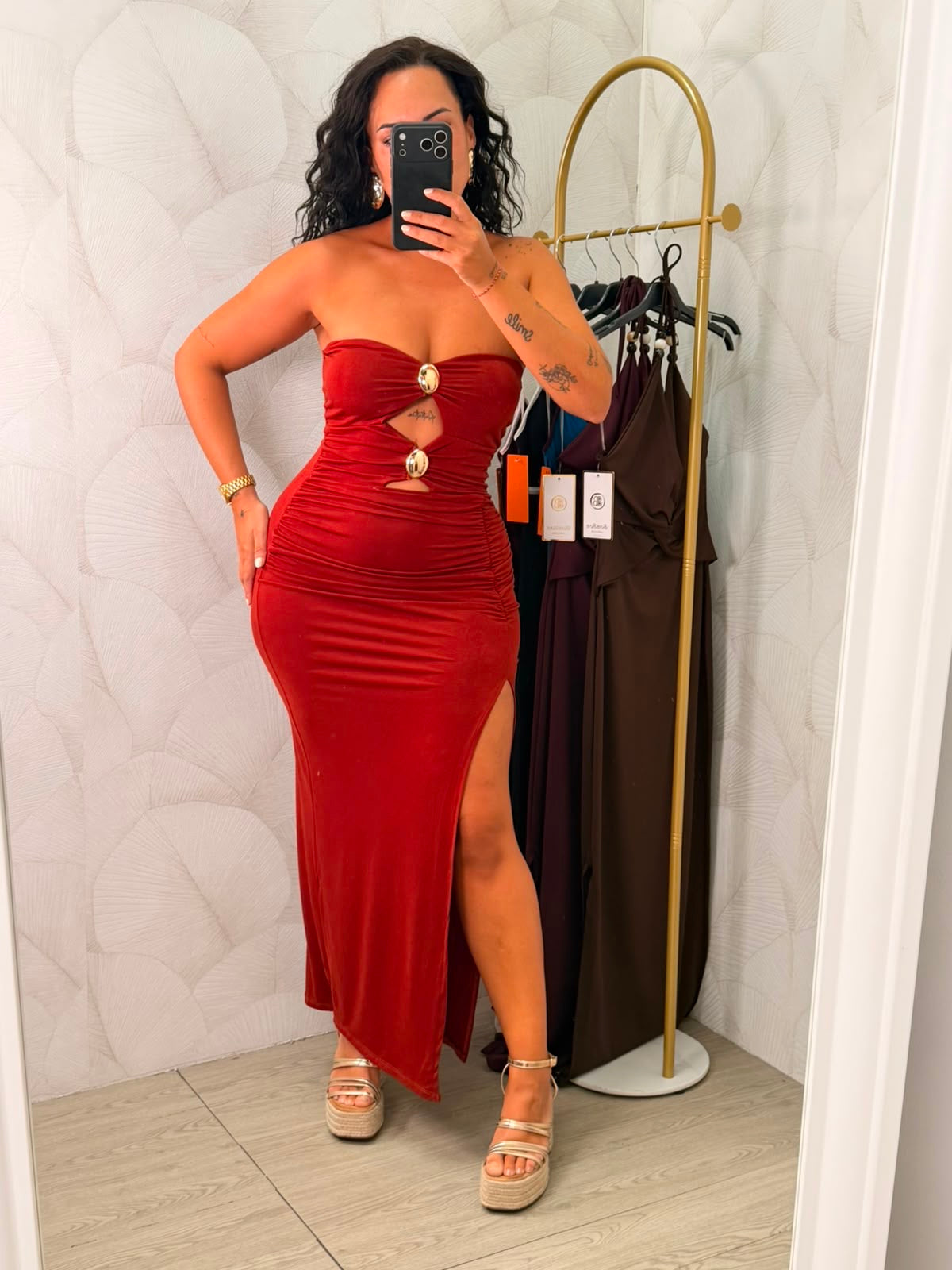 VESTIDO APLIQUES