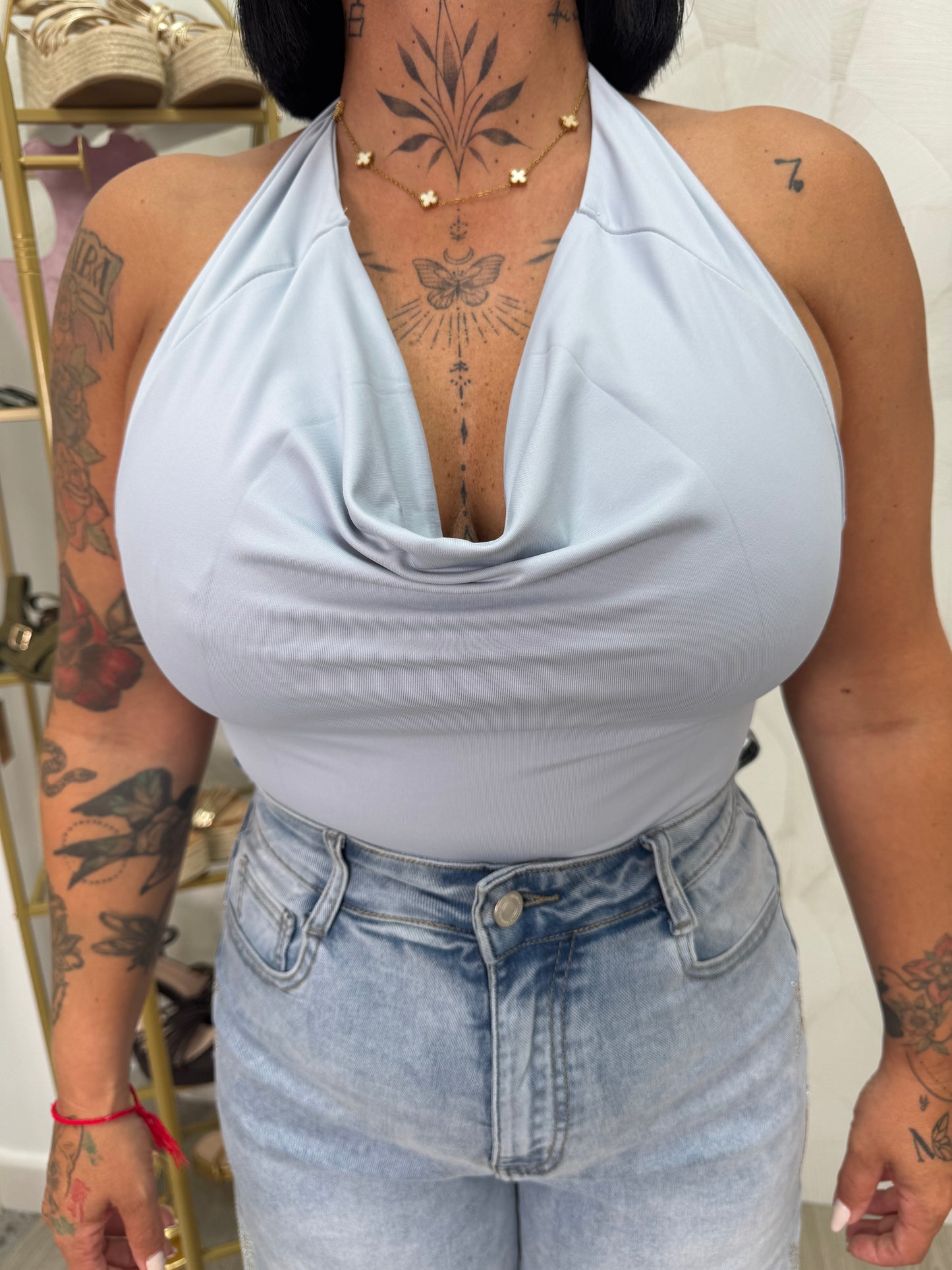 BODY ESCOTE CAÍDO