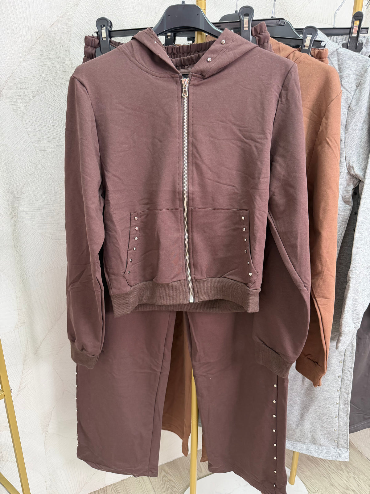 CHÁNDAL TACHUELAS SUDADERA Y PANTALÓN