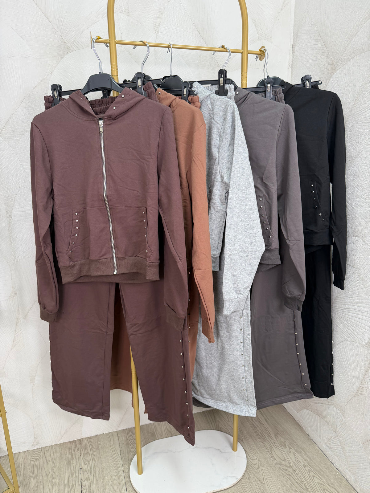 CHÁNDAL TACHUELAS SUDADERA Y PANTALÓN