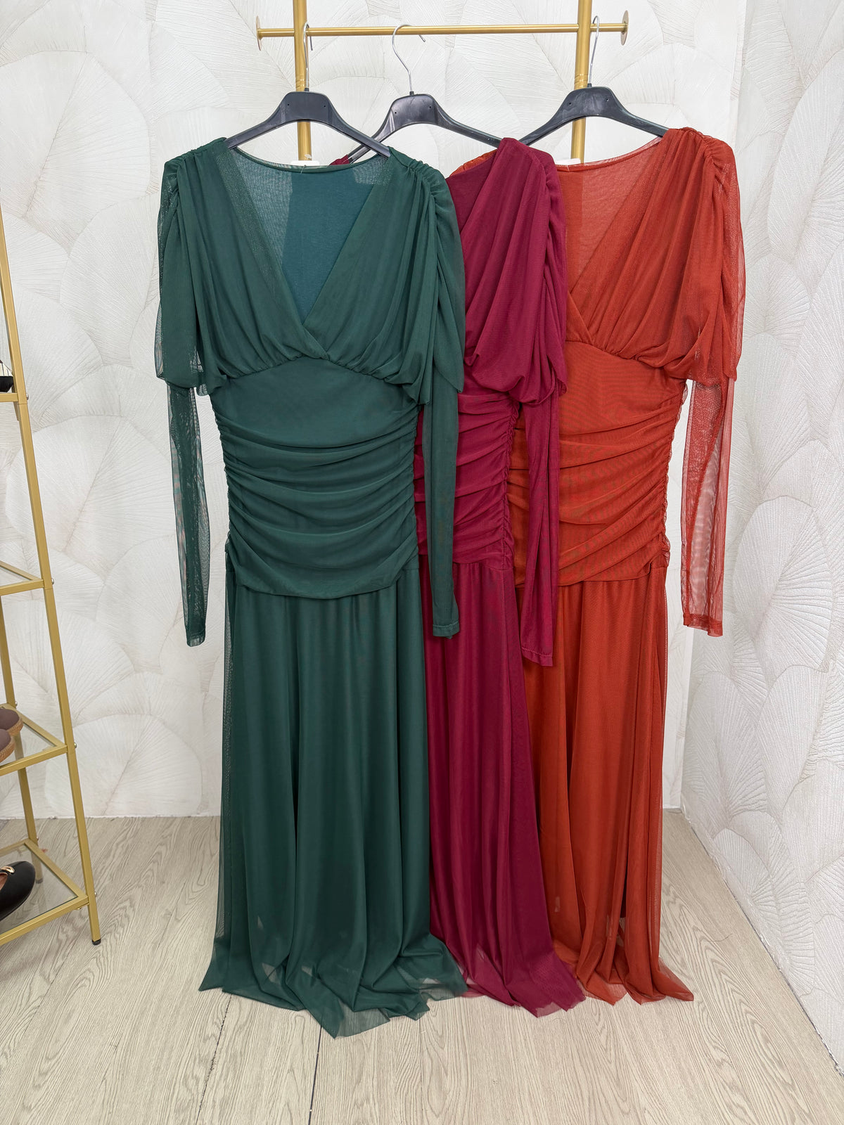 VESTIDO TUL LISO ESCOTE EN PICO