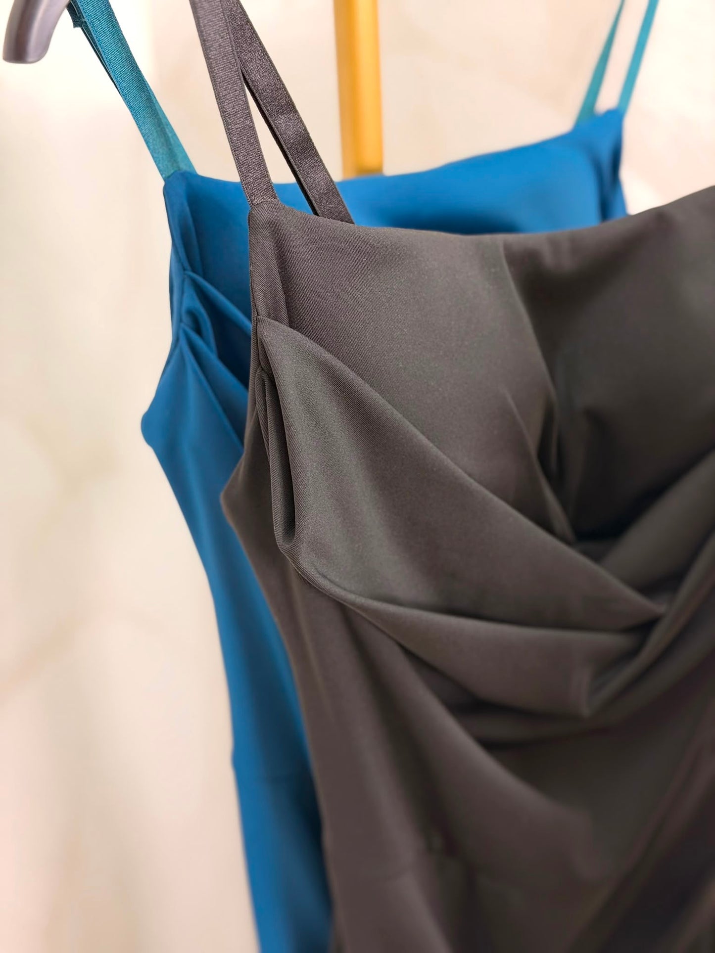 VESTIDO ESCOTE LICRA