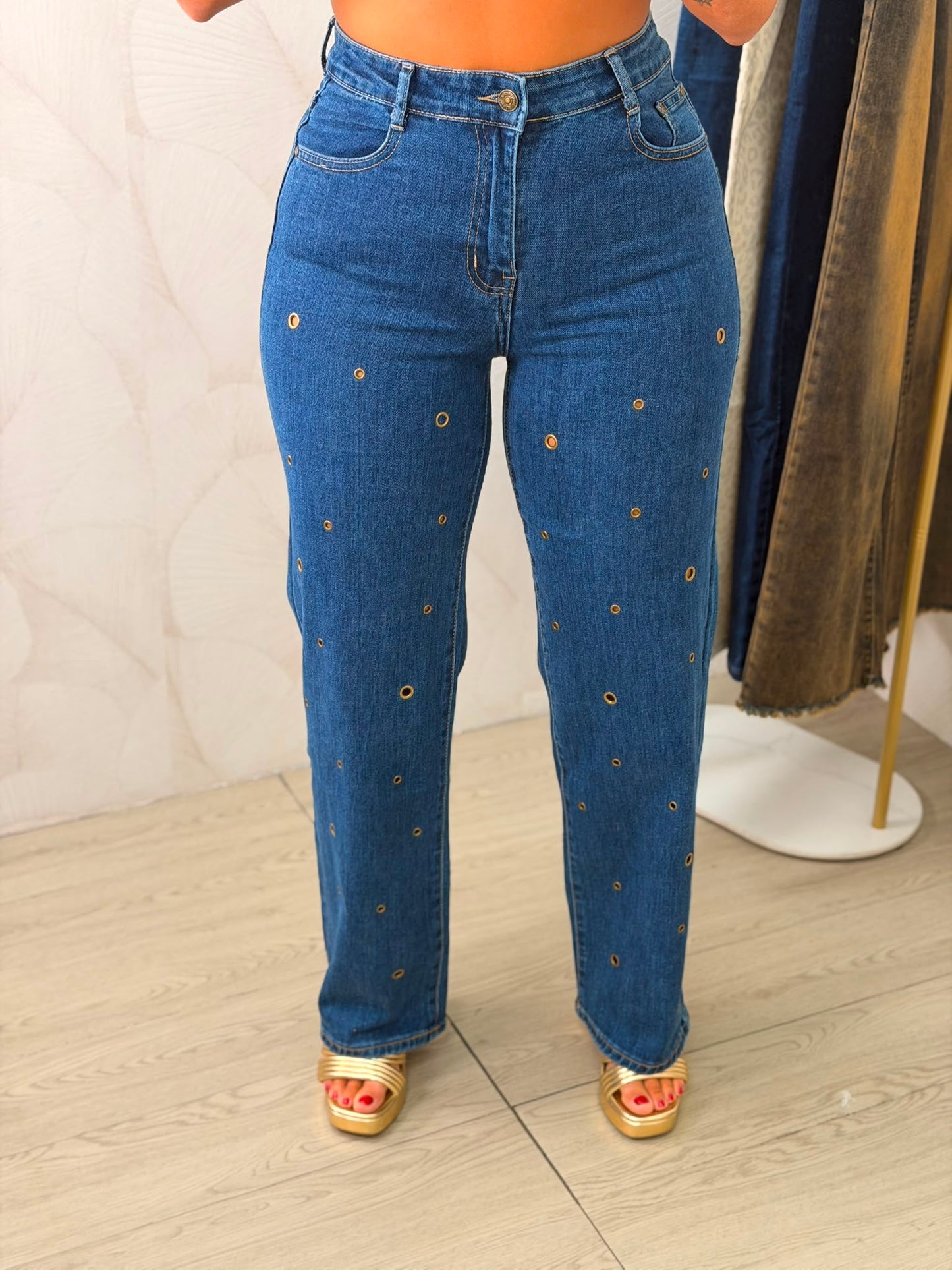 PANTALÓN VAQUERO TACHUELAS AROS