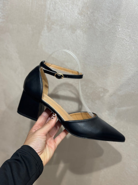 Zapato tacón negro