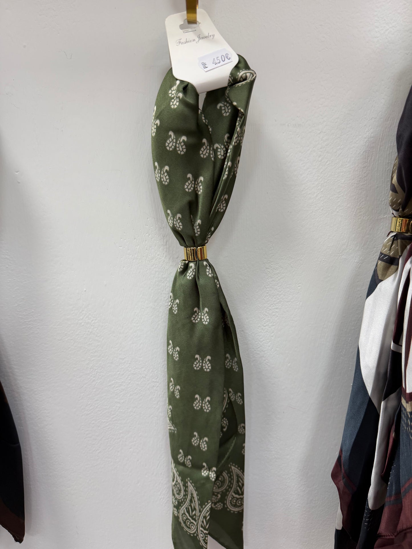 PAÑUELO VERDE