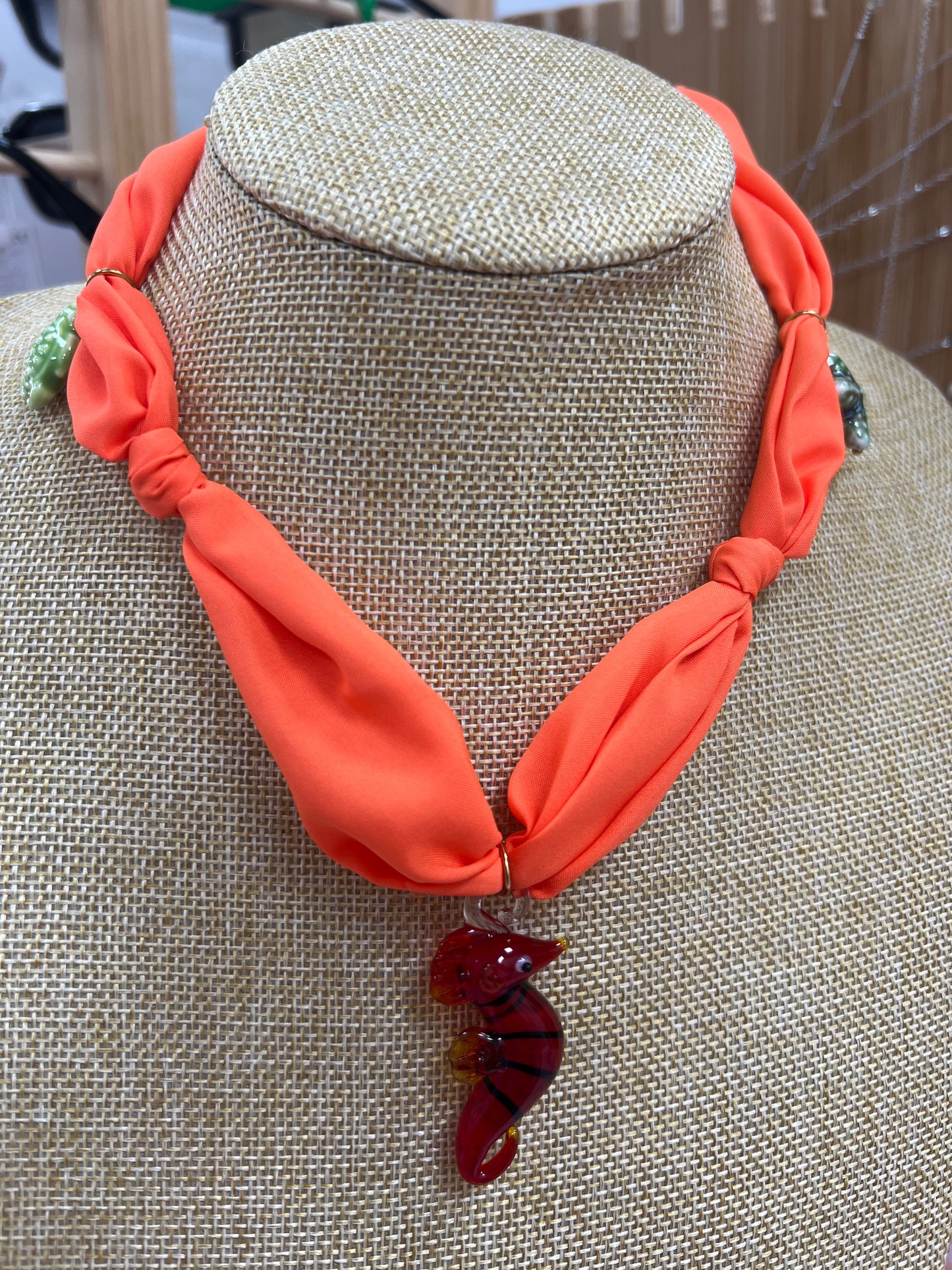 Collar lazo caballito