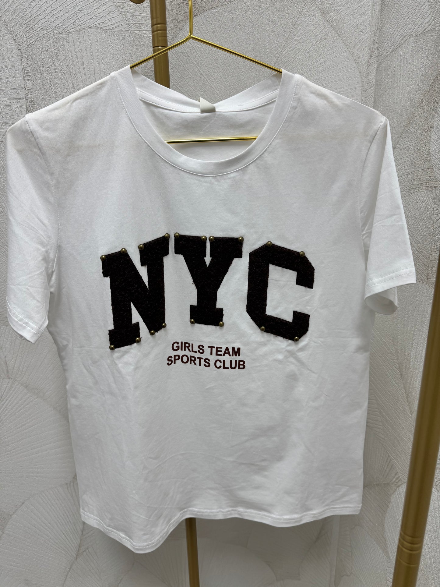 CAMISETA BÁSICA NYC MARRÓN