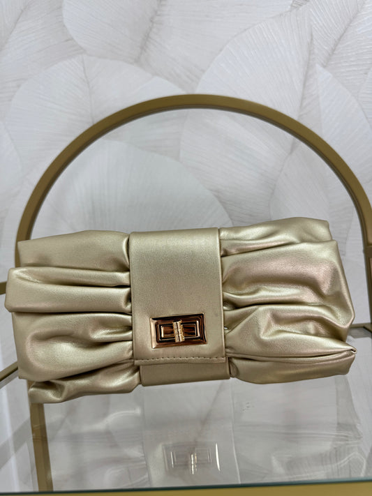 BOLSO DRAPEADO DORADO