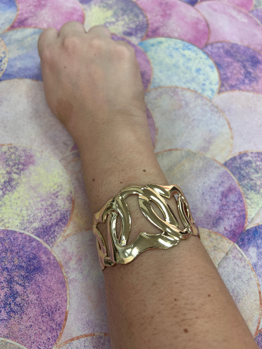 BRAZALETE CORAZÓN DORADO