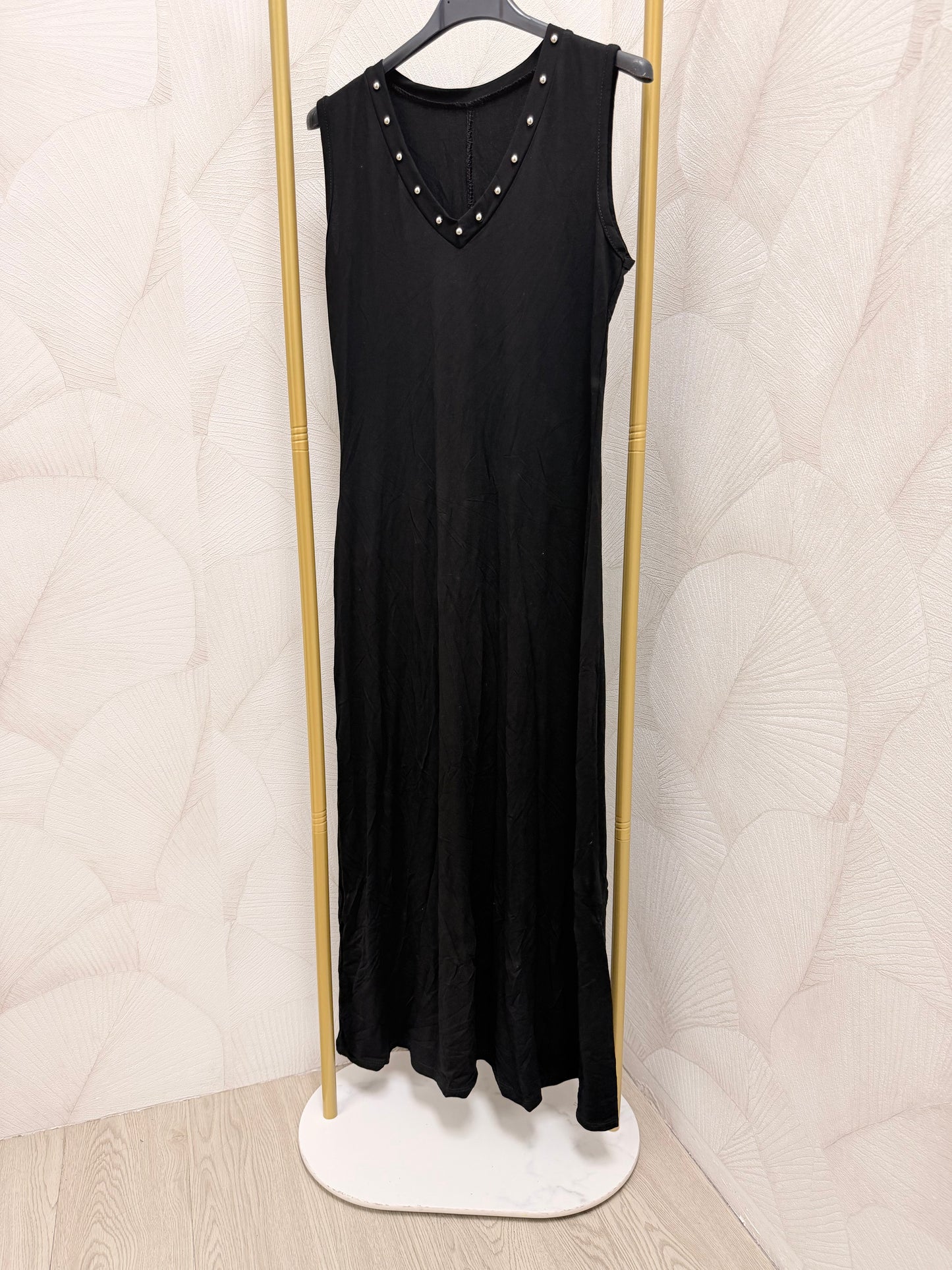 VESTIDO TACHUELAS NEGRO