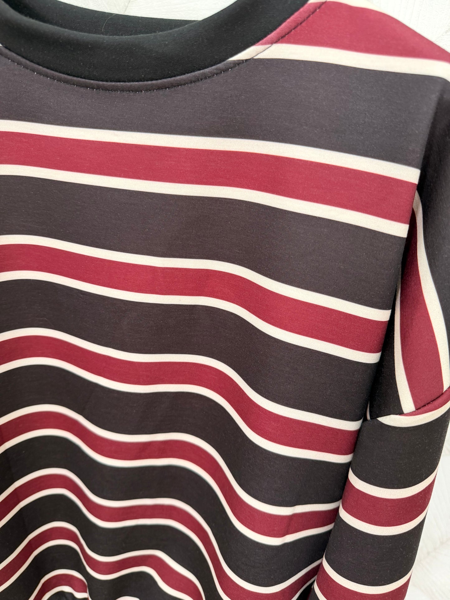 SUDADERA RAYAS NEGRO Y BURDEOS