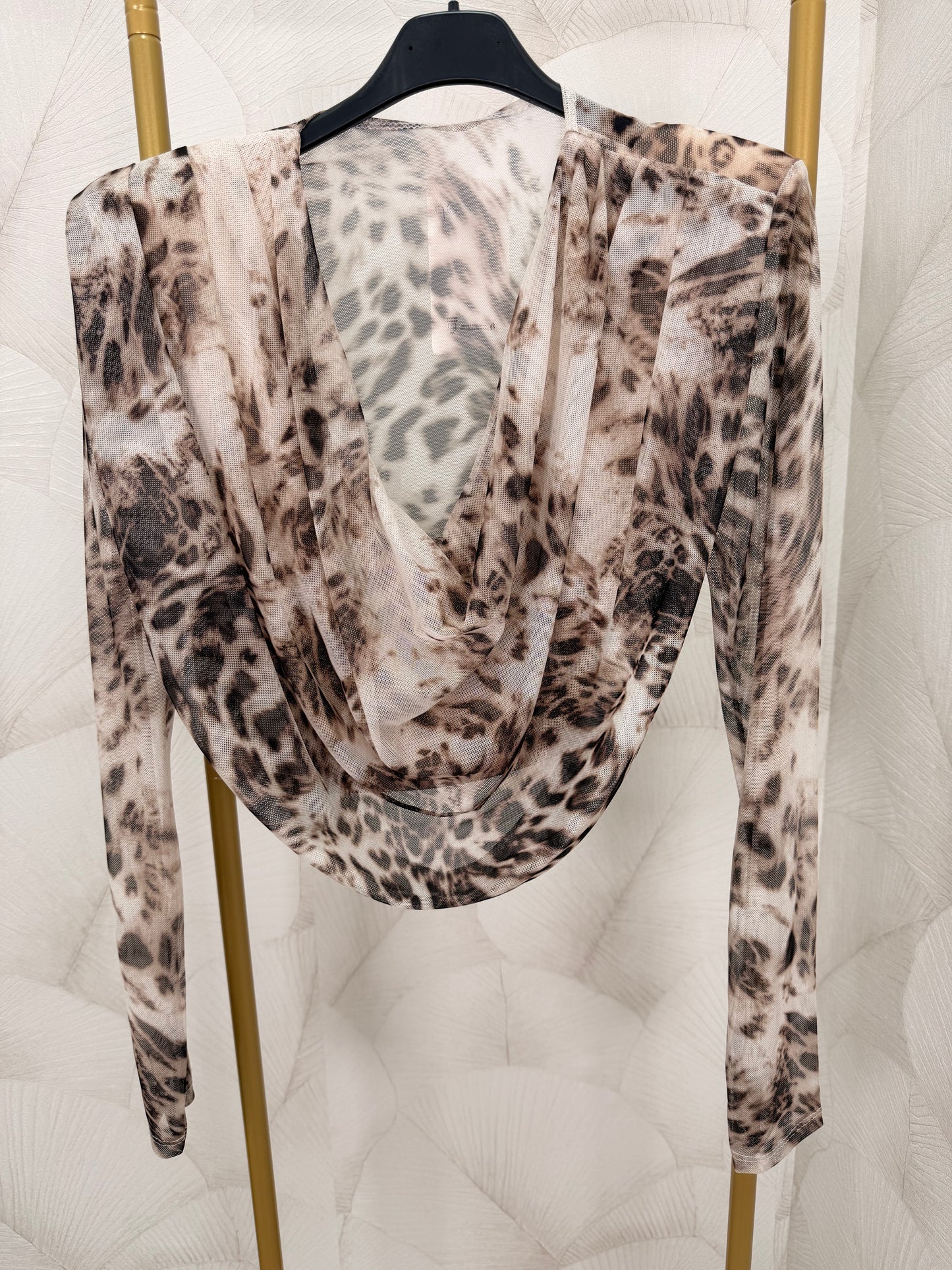 TOP ESCOTE TUL ESTAMPADO