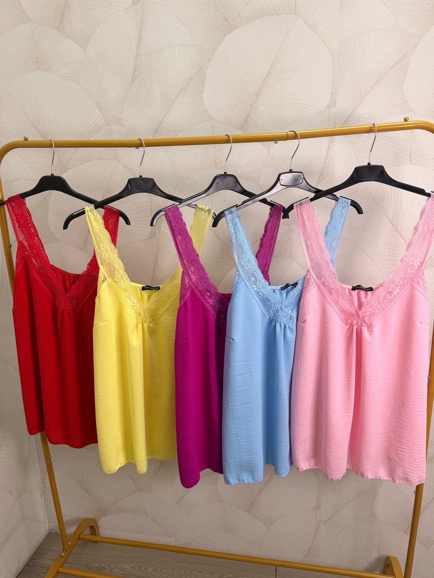 LENCERA TIRANTA ANCHA CURVY