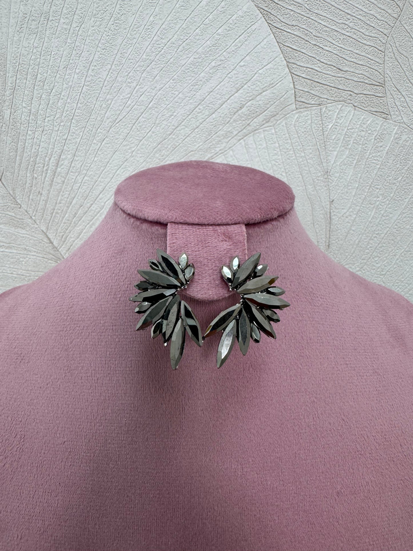 PENDIENTE CRISTAL GRIS PLOMO