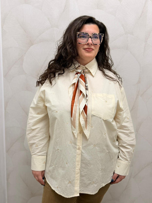 CAMISA CORAZONES BORDADOS