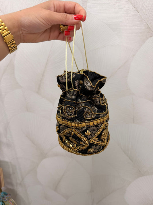 BOMBONERA NEGRA Y DORADA