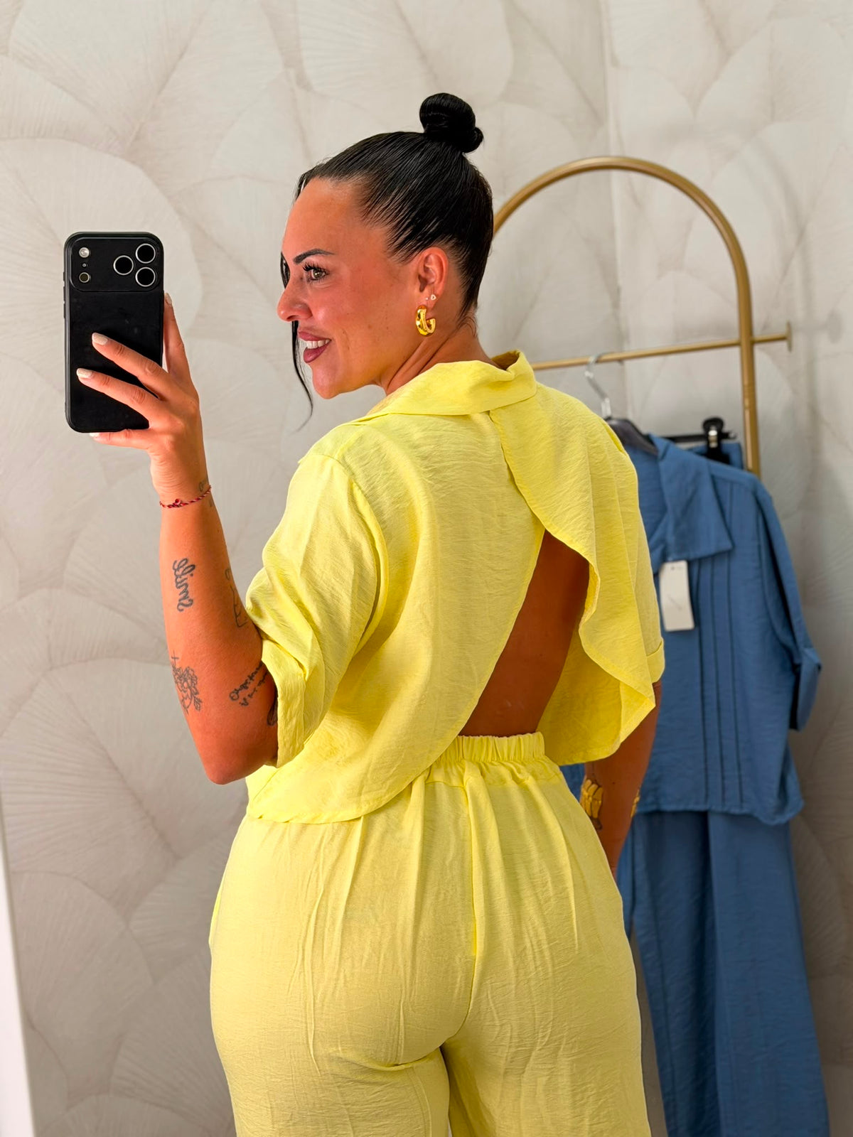 CONJUNTO CAMISA APERTURA ESPALDA Y PANTALÓN