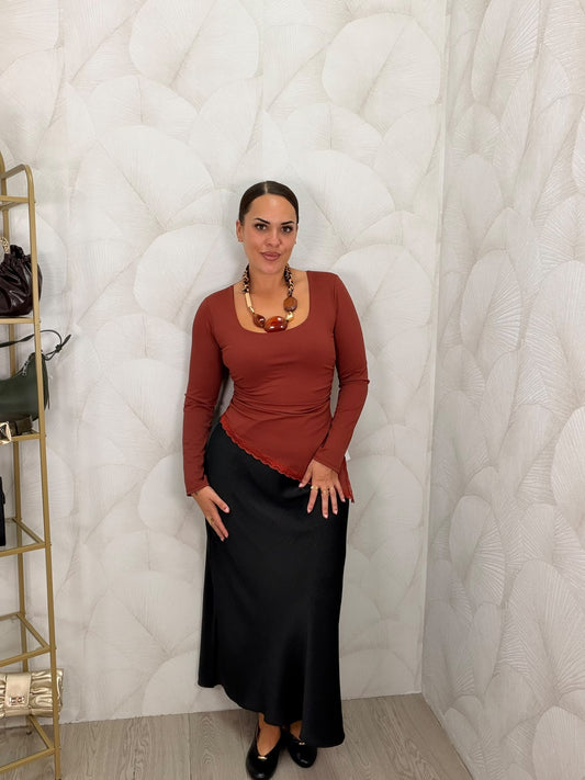 FALDA SATINADA